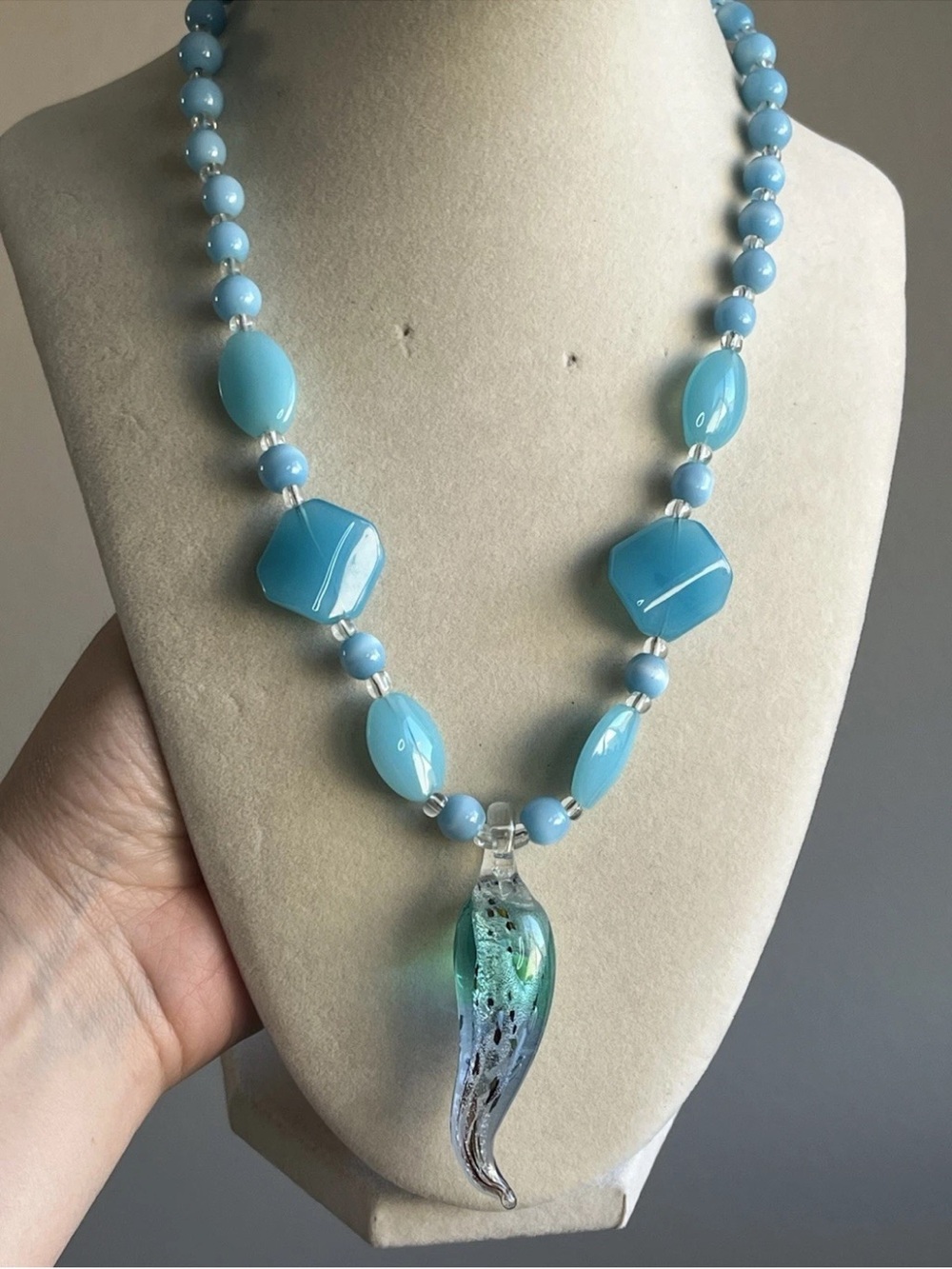 VTG Sommerso Blown Glass Pendant Necklace Blue Tones Blue Glass Beads 20”